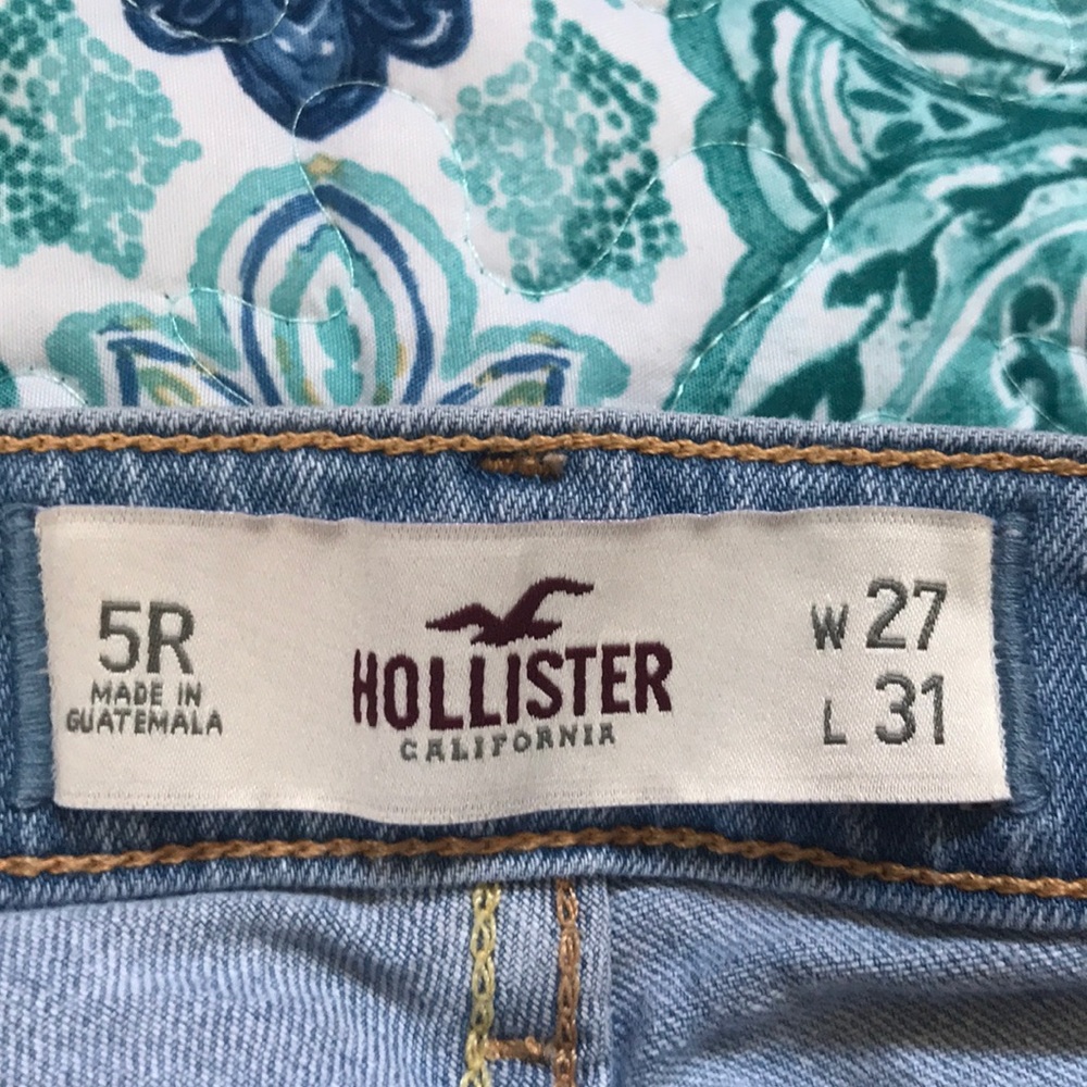 Hollister light wash jean - Picture 2 of 3